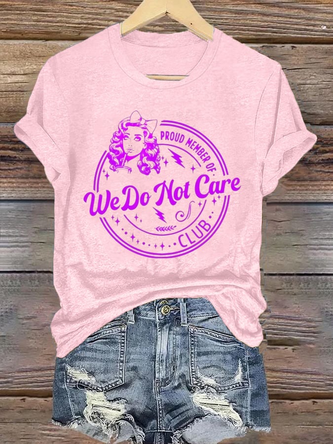 Women's Round-Neck Retro Funny Proud Member Of Club We Do Not Care Menopause Perimenopause Print T-Shirt